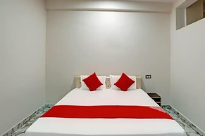 Goroomgo SS Palace Varanasi
