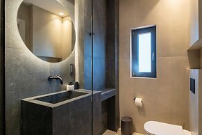 Aethra Grand- Luxury 5-bed Villa 850m From Beach