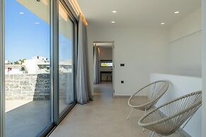 Aethra Grand- Luxury 5-bed Villa 850m From Beach