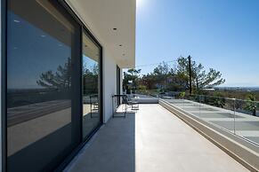 Aethra Grand- Luxury 5-bed Villa 850m From Beach