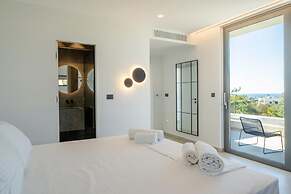 Aethra Grand- Luxury 5-bed Villa 850m From Beach