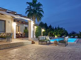 Olive Grove Luxurious Villa With Private Pool Est