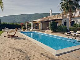 Olive Grove Luxurious Villa With Private Pool Est