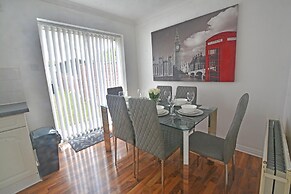 Victoriadock-3bedrooms-1bathroom-wifi-parking