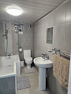 Basement Apartment Near City Centre