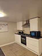 Basement Apartment Near City Centre