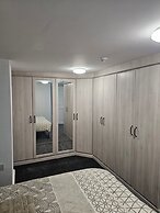 Basement Apartment Near City Centre