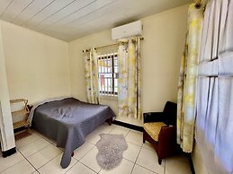 Tropical Paradise in Paramaribo 3 - Room House