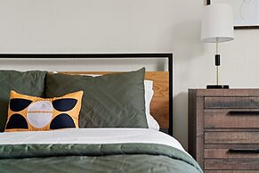 The Mad Hatter Heated Pool Gameroom