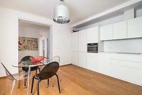 Santo Stefano Design Apartment by Wonderful Italy