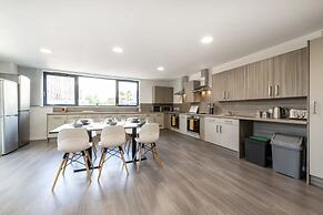 Student Only Hollis Croft