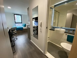 Student Only Hollis Croft