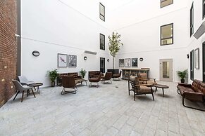 Student Only Hollis Croft