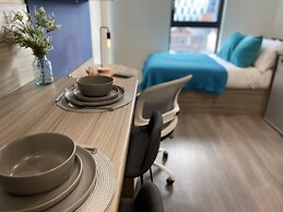 Student Only Hollis Croft