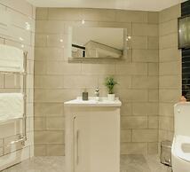 Luxe Living in Sheffield City by Avo Apartment