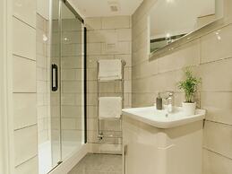 Luxe Living in Sheffield City by Avo Apartment