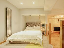 Luxe Living in Sheffield City by Avo Apartment