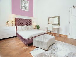 Outstanding Massive Apartment With Character