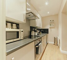 Chic & Cheerful 1bedroom in Historic Building