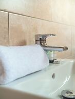 Stylish & Spacious Apartment With Private Balcony