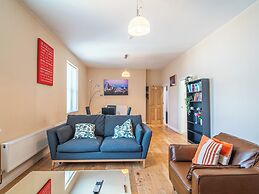 Stylish & Spacious Apartment With Private Balcony