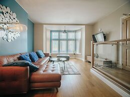 Stunning Quiet Apartment in Historic Building