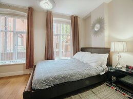Stunning Quiet Apartment in Historic Building
