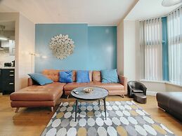 Stunning Quiet Apartment in Historic Building