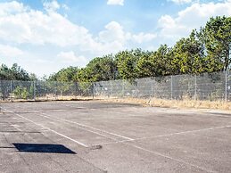 Beautiful Cabin in Camping Resort, Pandrup