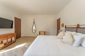 Oasis Yaaxlum Studios lock off