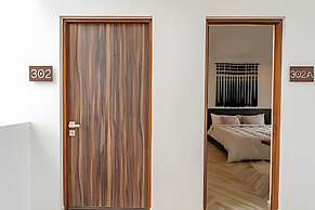 Oasis Yaaxlum Studios lock off