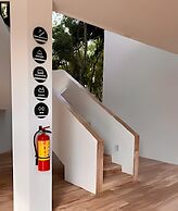 Oasis Yaaxlum Studios lock off