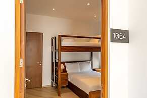 Oasis Yaaxlum Studios lock off