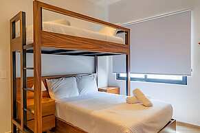 Oasis Yaaxlum Studios lock off