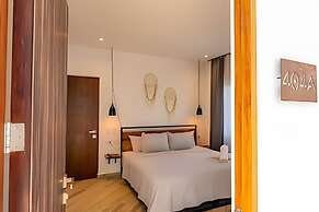 Oasis Yaaxlum Studios lock off