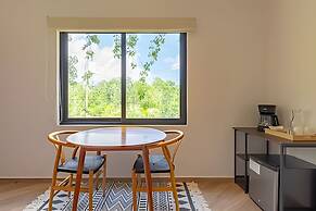 Oasis Yaaxlum Studios lock off