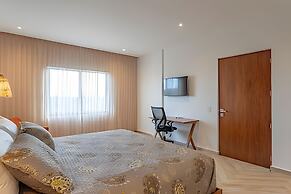 Oasis Yaaxlum Studios lock off