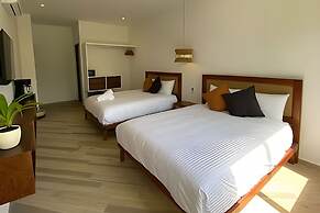 Oasis Yaaxlum Studios lock off