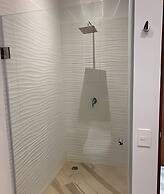 Oasis Yaaxlum Studios lock off