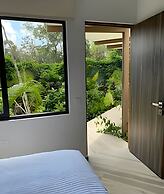 Oasis Yaaxlum Studios lock off