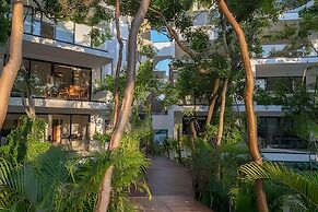 Oasis Yaaxlum Studios lock off