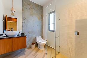 Oasis Yaaxlum Studios lock off