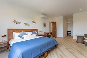 Oasis Yaaxlum Studios lock off