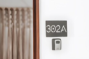 Oasis Yaaxlum Studios lock off