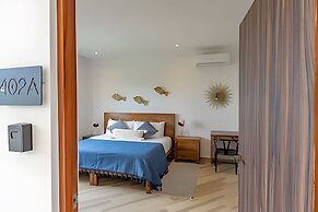 Oasis Yaaxlum Studios lock off