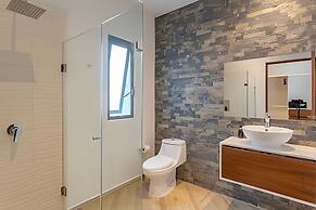 Oasis Yaaxlum Studios lock off