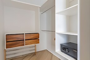 Oasis Yaaxlum Studios lock off