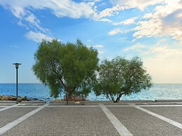 Coastal Suites at Alimos Beach