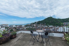 Charming 2BR Romantic Zone Private Pool