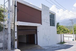 Luxurious Getaway w Private Pool Garden